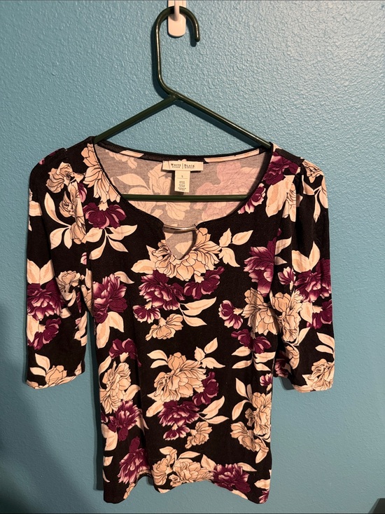 White House Black Market Tops - White House Black Market Floral Keyhole Top with Purple & Cream Blooms